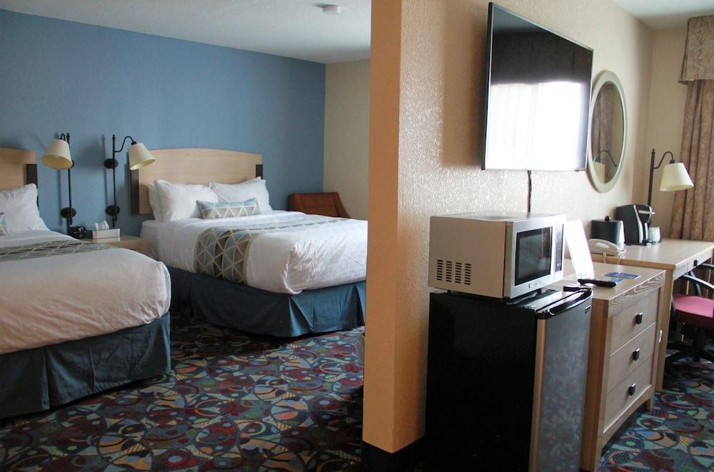 Baymont By Wyndham Stevens Point Hotel Bagian luar foto