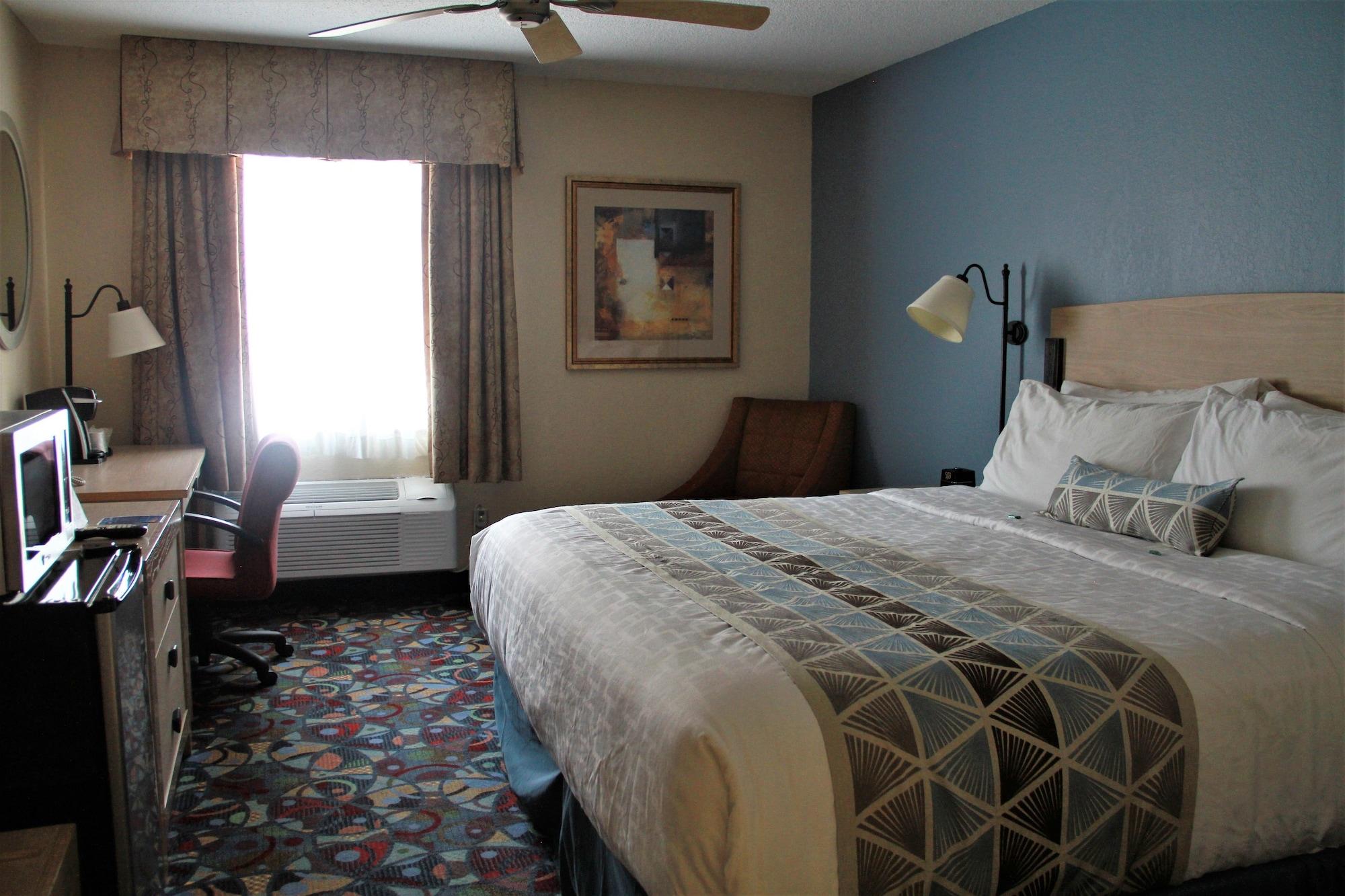 Baymont By Wyndham Stevens Point Hotel Bagian luar foto