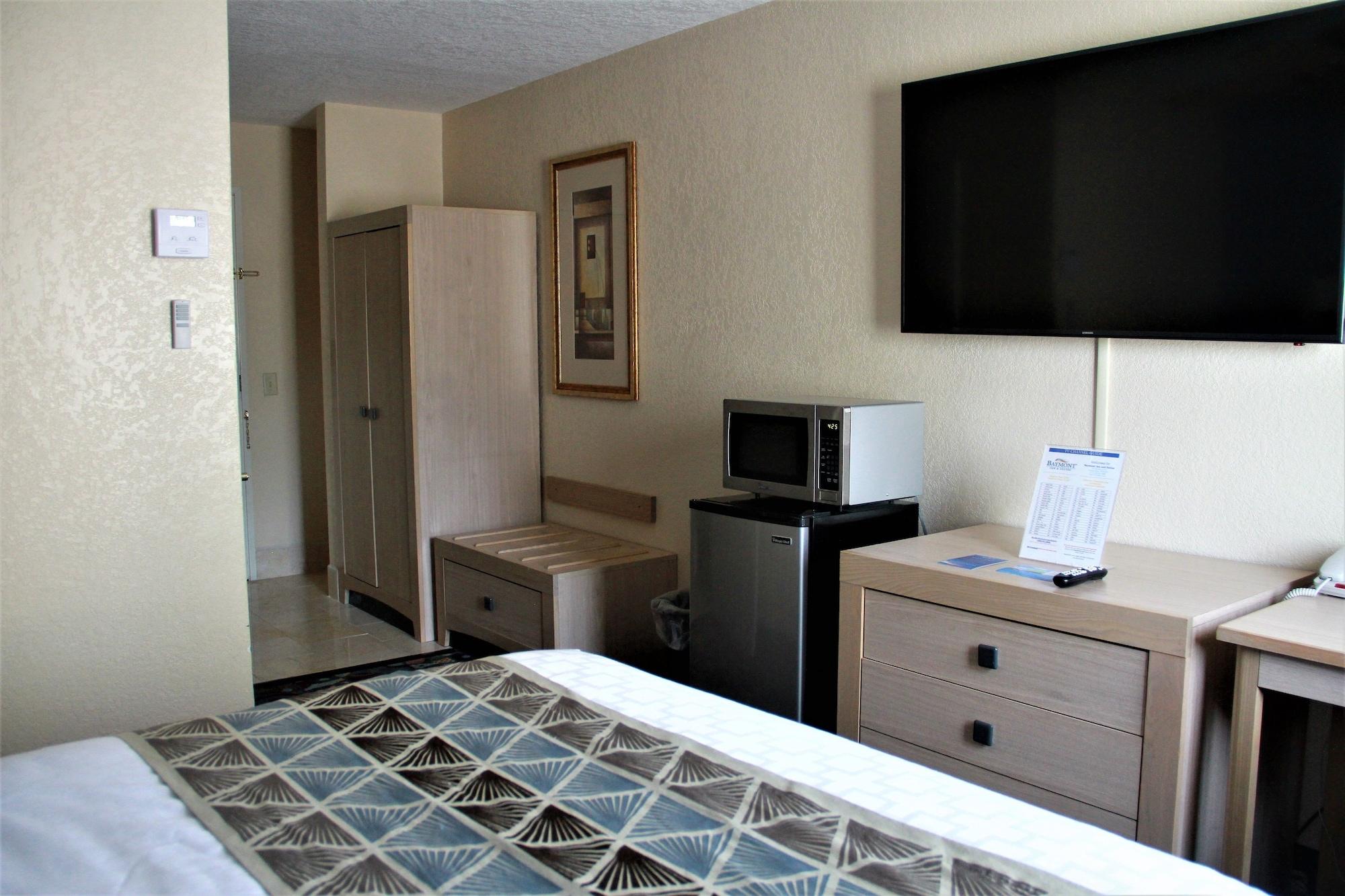 Baymont By Wyndham Stevens Point Hotel Bagian luar foto
