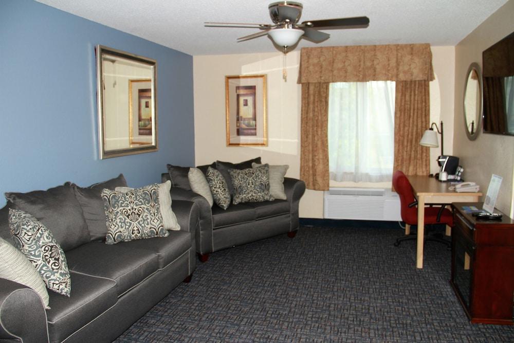 Baymont By Wyndham Stevens Point Hotel Bagian luar foto