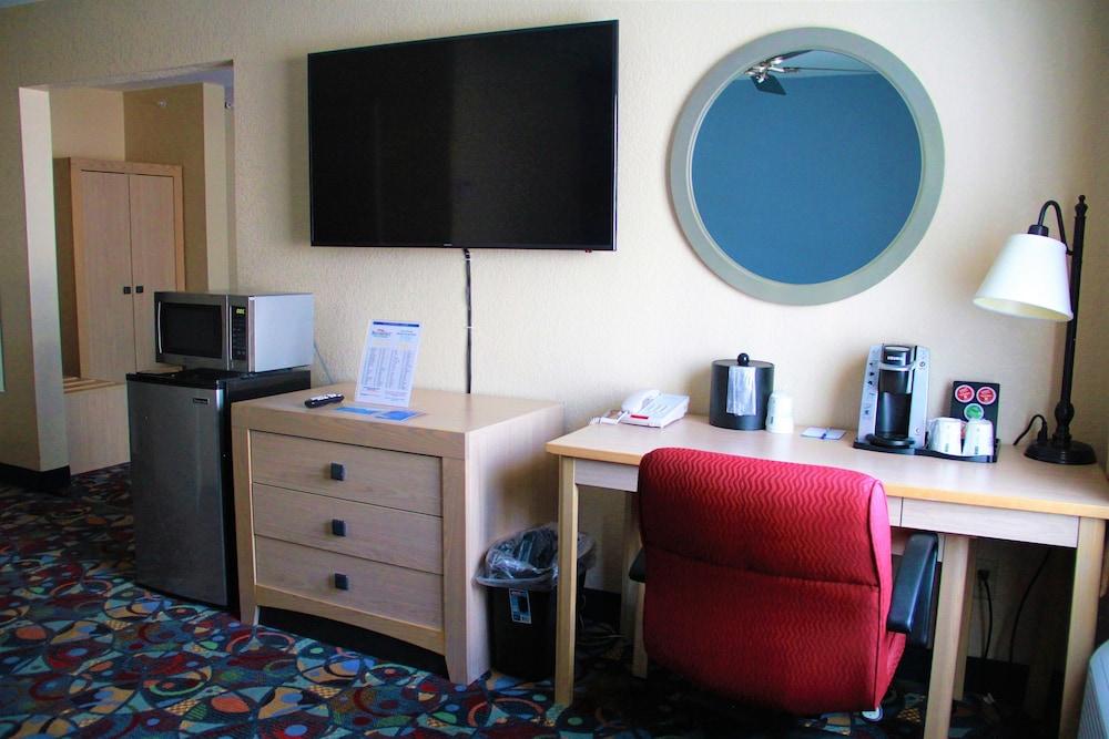 Baymont By Wyndham Stevens Point Hotel Bagian luar foto