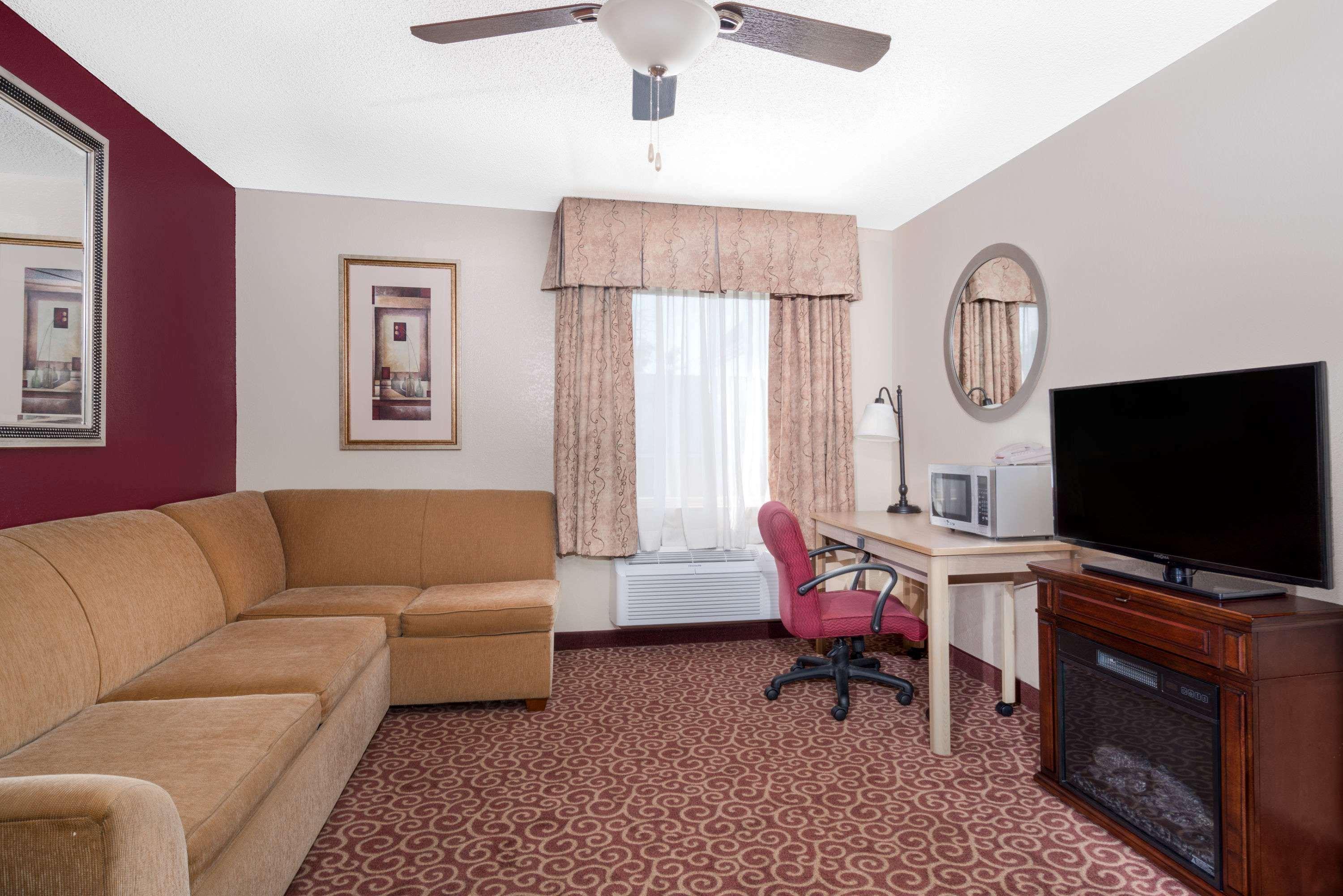 Baymont By Wyndham Stevens Point Hotel Bagian luar foto