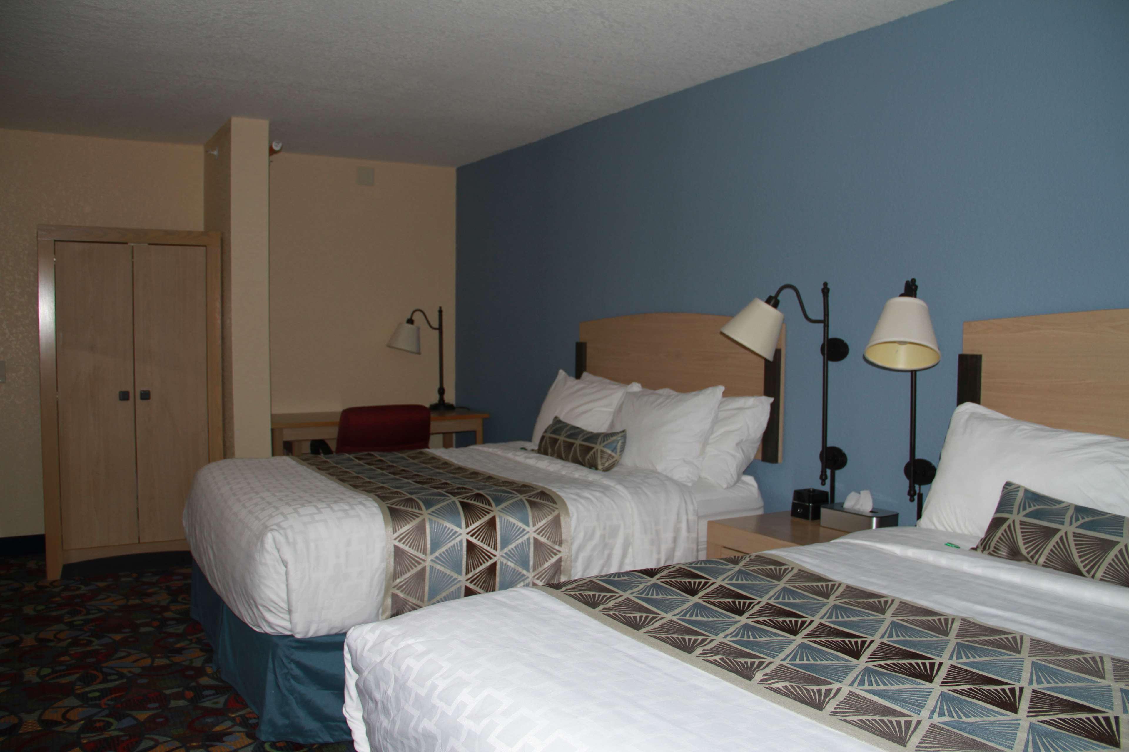 Baymont By Wyndham Stevens Point Hotel Bagian luar foto