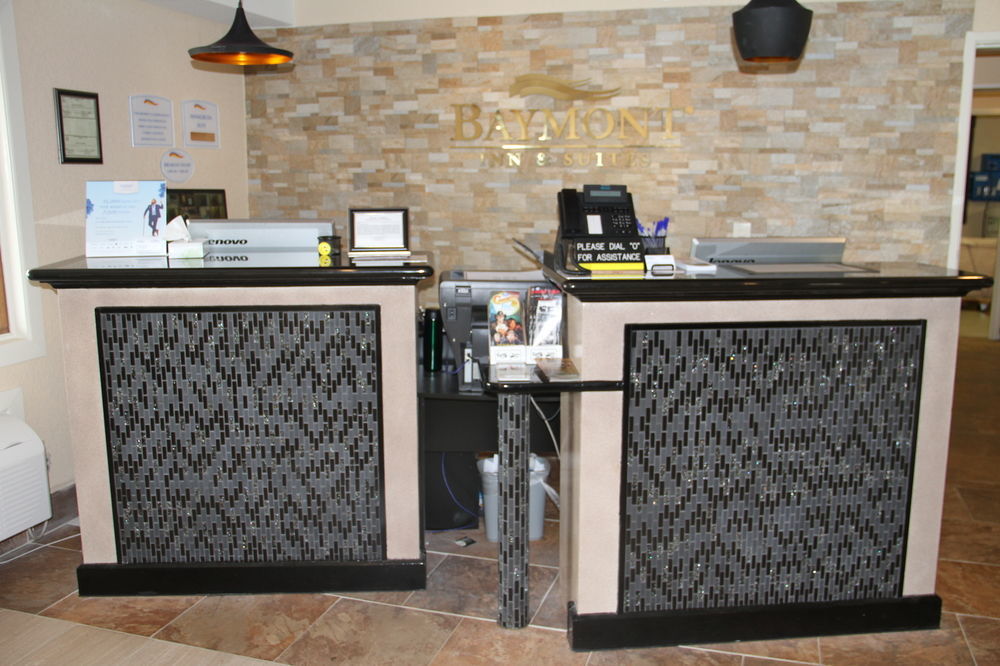 Baymont By Wyndham Stevens Point Hotel Bagian luar foto